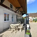 Apartamento Convivial Avec Terrasse Abritée, 3 Chambres, Cuisine équipée, Espace Détente, Proche Autoroutes Et Pistes Cyclables. - Fr-1-744-6