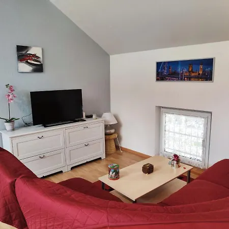 Gite Convivial Avec Terrasse Abritee, 3 Chambres, Cuisine Equipee, Espace Detente, Proche Autoroutes Et Pistes Cyclables. - Fr-1-744-6 Apartment
