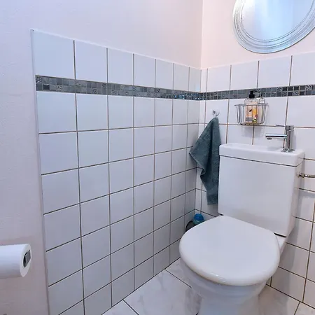 Convivial Avec Terrasse Abritee, 3 Chambres, Cuisine Equipee, Espace Detente, Proche Autoroutes Et Pistes Cyclables. - Fr-1-744-6 Apartamento *