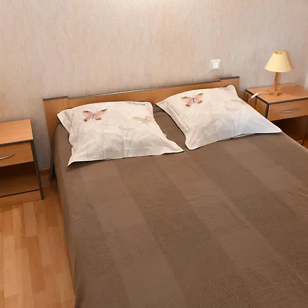 Gite Convivial Avec Terrasse Abritee, 3 Chambres, Cuisine Equipee, Espace Detente, Proche Autoroutes Et Pistes Cyclables. - Fr-1-744-6 *