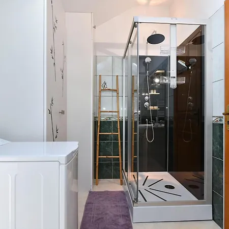 Convivial Avec Terrasse Abritee, 3 Chambres, Cuisine Equipee, Espace Detente, Proche Autoroutes Et Pistes Cyclables. - Fr-1-744-6 Apartment *