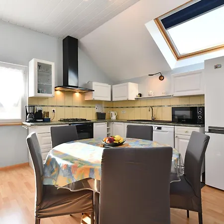 Apartment Convivial Avec Terrasse Abritee, 3 Chambres, Cuisine Equipee, Espace Detente, Proche Autoroutes Et Pistes Cyclables. - Fr-1-744-6 Baldersheim