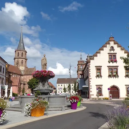 Apartment Convivial Avec Terrasse Abritee, 3 Chambres, Cuisine Equipee, Espace Detente, Proche Autoroutes Et Pistes Cyclables. - Fr-1-744-6