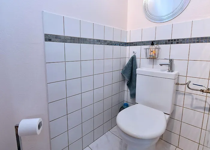 Convivial Avec Terrasse Abritée, 3 Chambres, Cuisine équipée, Espace Détente, Proche Autoroutes Et Pistes Cyclables. - Fr-1-744-6 Appartamento *