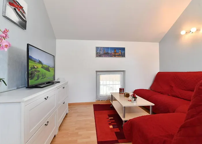 Appartamento Convivial Avec Terrasse Abritée, 3 Chambres, Cuisine équipée, Espace Détente, Proche Autoroutes Et Pistes Cyclables. - Fr-1-744-6 *