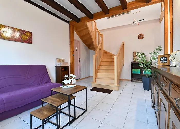 Convivial Avec Terrasse Abritée, 3 Chambres, Cuisine équipée, Espace Détente, Proche Autoroutes Et Pistes Cyclables. - Fr-1-744-6
